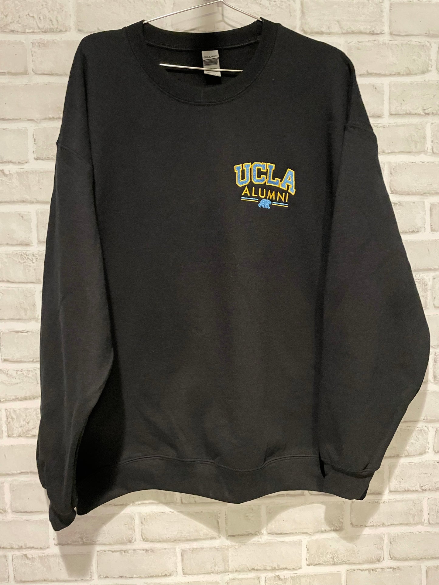 UCLA Alumni Embroider CrewNeck Sweatshirt.